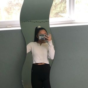 Brandy Melville cropped sweater